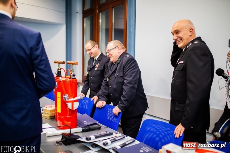 Zdjęcie w galerii na portalu naszraciborz.pl: Strażacy ochotnicy z raciborskich dzielnic odebrali sprzęt z Funduszu Sprawiedliwości wiadomości z regionu