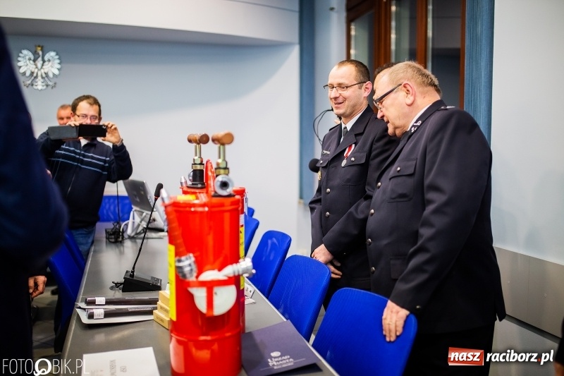 Zdjęcie w galerii na portalu naszraciborz.pl: Strażacy ochotnicy z raciborskich dzielnic odebrali sprzęt z Funduszu Sprawiedliwości wiadomości z regionu