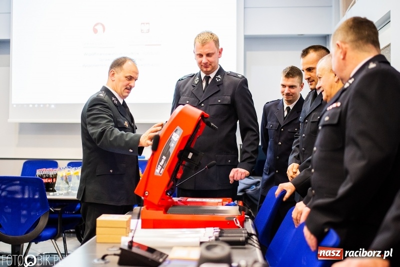 Zdjęcie w galerii na portalu naszraciborz.pl: Strażacy ochotnicy z raciborskich dzielnic odebrali sprzęt z Funduszu Sprawiedliwości wiadomości z regionu
