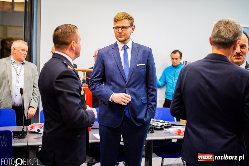 Zdjęcie w galerii na portalu naszraciborz.pl: Strażacy ochotnicy z raciborskich dzielnic odebrali sprzęt z Funduszu Sprawiedliwości wiadomości z regionu