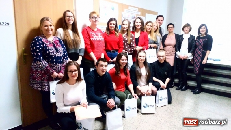 Zdjęcie w galerii na portalu naszraciborz.pl: Studenci PWSZ w Raciborzu mają moc wiadomości z regionu