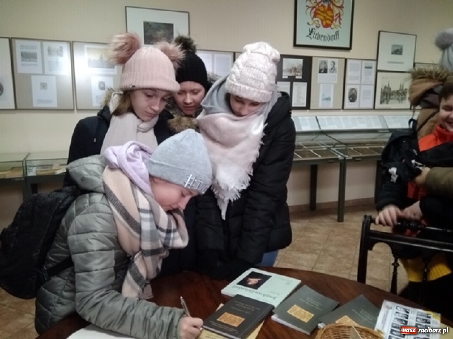 Zdjęcie w galerii na portalu naszraciborz.pl: Z Ostroga do Łubowic. Zimowe spotkanie z poetą  wiadomości z regionu