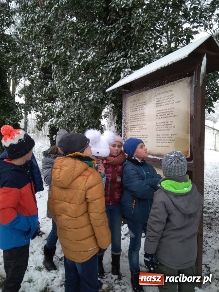 Zdjęcie w galerii na portalu naszraciborz.pl: Z Ostroga do Łubowic. Zimowe spotkanie z poetą  wiadomości z regionu