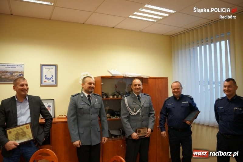 Zdjęcie w galerii na portalu naszraciborz.pl: Emerytury nadszedł czas. Policjanci z Raciborza pożegnali asp. szt. Bogdana Adamika wiadomości z regionu