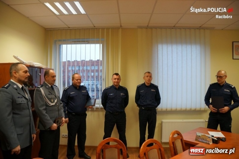 Zdjęcie w galerii na portalu naszraciborz.pl: Emerytury nadszedł czas. Policjanci z Raciborza pożegnali asp. szt. Bogdana Adamika wiadomości z regionu