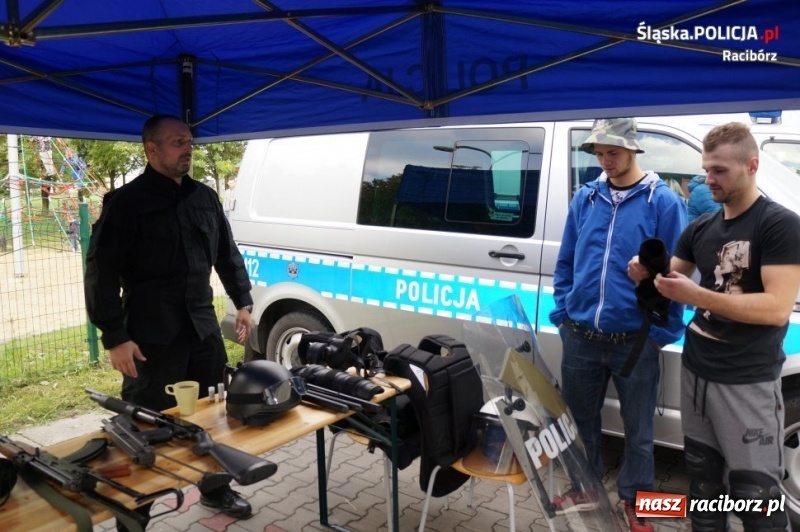 Zdjęcie w galerii na portalu naszraciborz.pl: Emerytury nadszedł czas. Policjanci z Raciborza pożegnali asp. szt. Bogdana Adamika wiadomości z regionu