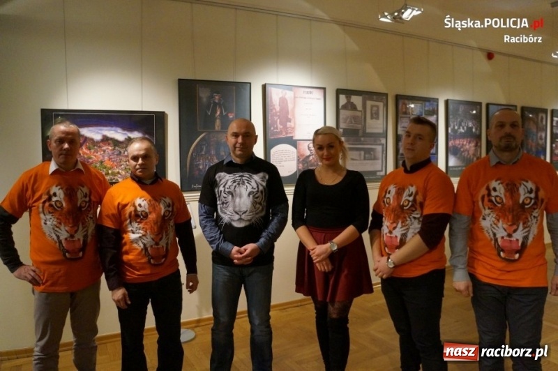 Zdjęcie w galerii na portalu naszraciborz.pl: Emerytury nadszedł czas. Policjanci z Raciborza pożegnali asp. szt. Bogdana Adamika wiadomości z regionu