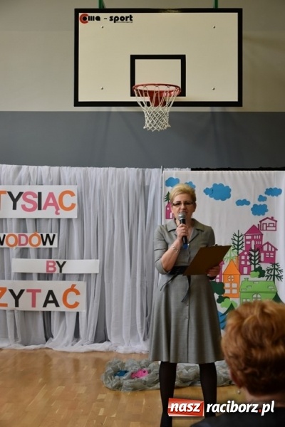 Zdjęcie w galerii na portalu naszraciborz.pl: Kobyla wygrała 1000 książek w konkursie Empiku  wiadomości z regionu