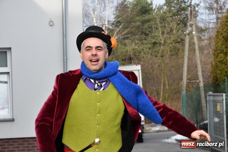 Zdjęcie w galerii na portalu naszraciborz.pl: Kobyla wygrała 1000 książek w konkursie Empiku  wiadomości z regionu