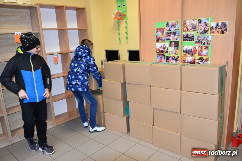 Zdjęcie w galerii na portalu naszraciborz.pl: Kobyla wygrała 1000 książek w konkursie Empiku  wiadomości z regionu