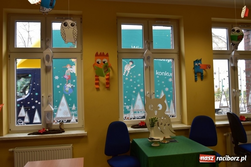 Zdjęcie w galerii na portalu naszraciborz.pl: Kobyla wygrała 1000 książek w konkursie Empiku  wiadomości z regionu