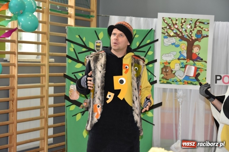 Zdjęcie w galerii na portalu naszraciborz.pl: Kobyla wygrała 1000 książek w konkursie Empiku  wiadomości z regionu