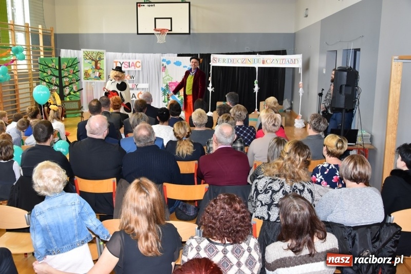 Zdjęcie w galerii na portalu naszraciborz.pl: Kobyla wygrała 1000 książek w konkursie Empiku  wiadomości z regionu