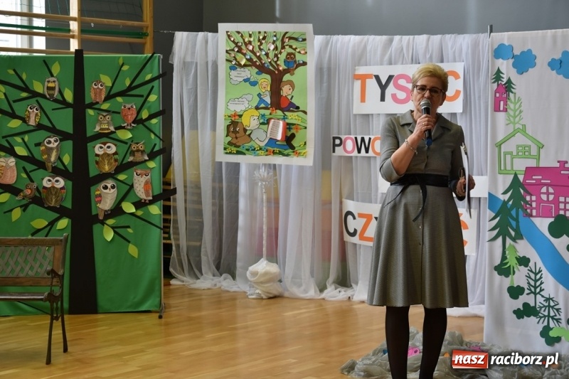 Zdjęcie w galerii na portalu naszraciborz.pl: Kobyla wygrała 1000 książek w konkursie Empiku  wiadomości z regionu