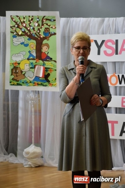 Zdjęcie w galerii na portalu naszraciborz.pl: Kobyla wygrała 1000 książek w konkursie Empiku  wiadomości z regionu