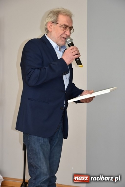 Zdjęcie w galerii na portalu naszraciborz.pl: Kobyla wygrała 1000 książek w konkursie Empiku  wiadomości z regionu