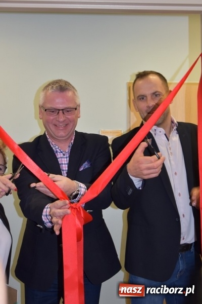 Zdjęcie w galerii na portalu naszraciborz.pl: Kobyla wygrała 1000 książek w konkursie Empiku  wiadomości z regionu