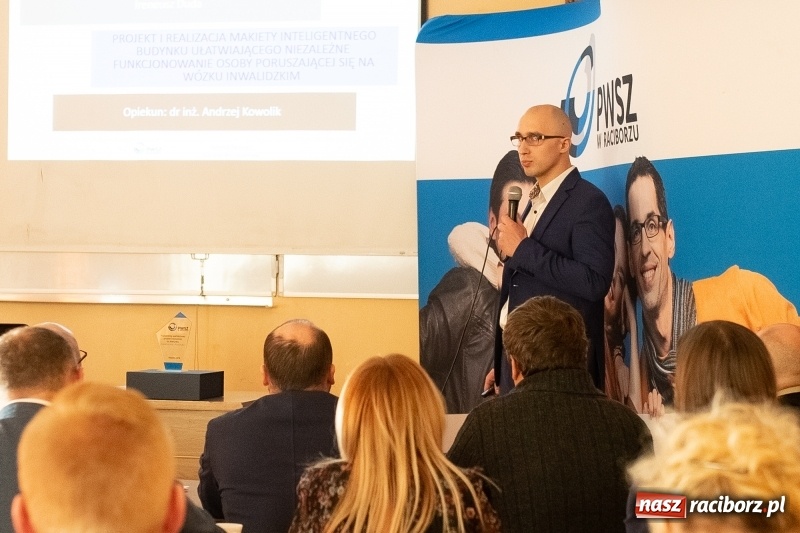 Zdjęcie w galerii na portalu naszraciborz.pl: Inteligentny dom najlepszym projektem dyplomowym w raciborskiej PWSZ wiadomości z regionu