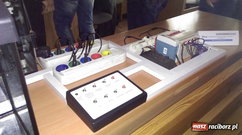 Zdjęcie w galerii na portalu naszraciborz.pl: Inteligentny dom najlepszym projektem dyplomowym w raciborskiej PWSZ wiadomości z regionu