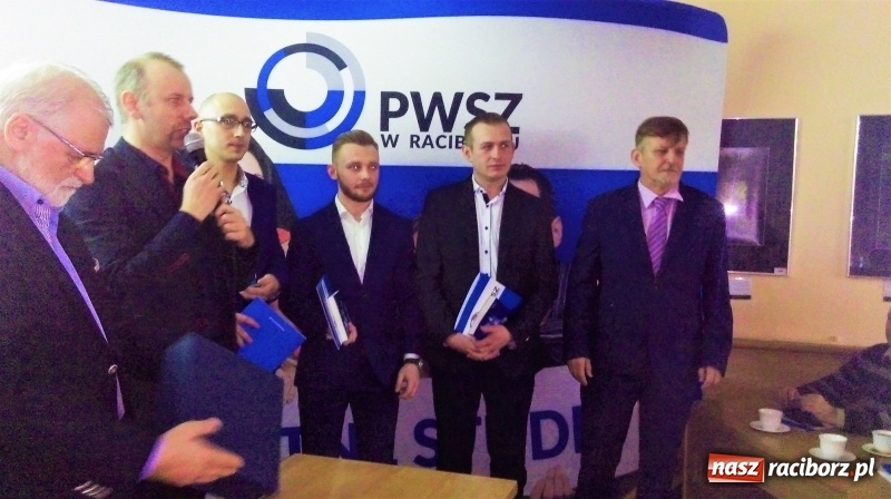 Zdjęcie w galerii na portalu naszraciborz.pl: Inteligentny dom najlepszym projektem dyplomowym w raciborskiej PWSZ wiadomości z regionu