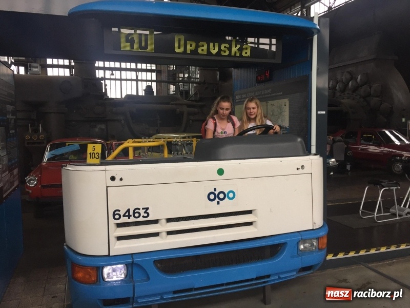 Zdjęcie w galerii na portalu naszraciborz.pl: Matematyczni Ryśliciele promują swoją książkę w powiecie! wiadomości z regionu