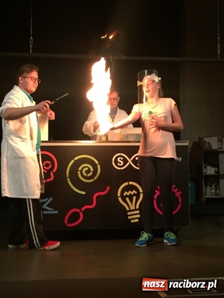 Zdjęcie w galerii na portalu naszraciborz.pl: Matematyczni Ryśliciele promują swoją książkę w powiecie! wiadomości z regionu