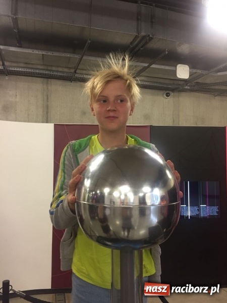 Zdjęcie w galerii na portalu naszraciborz.pl: Matematyczni Ryśliciele promują swoją książkę w powiecie! wiadomości z regionu