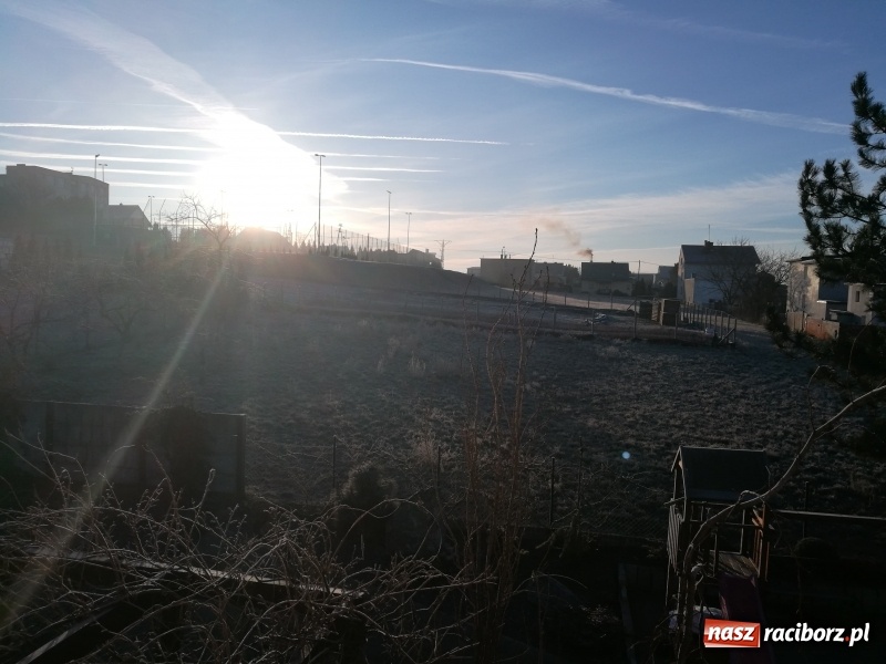 Zdjęcie w galerii na portalu naszraciborz.pl: Nasze Czytelniczki udokumentowały niecodziennie poranne wydarzenia na niebie  wiadomości z regionu