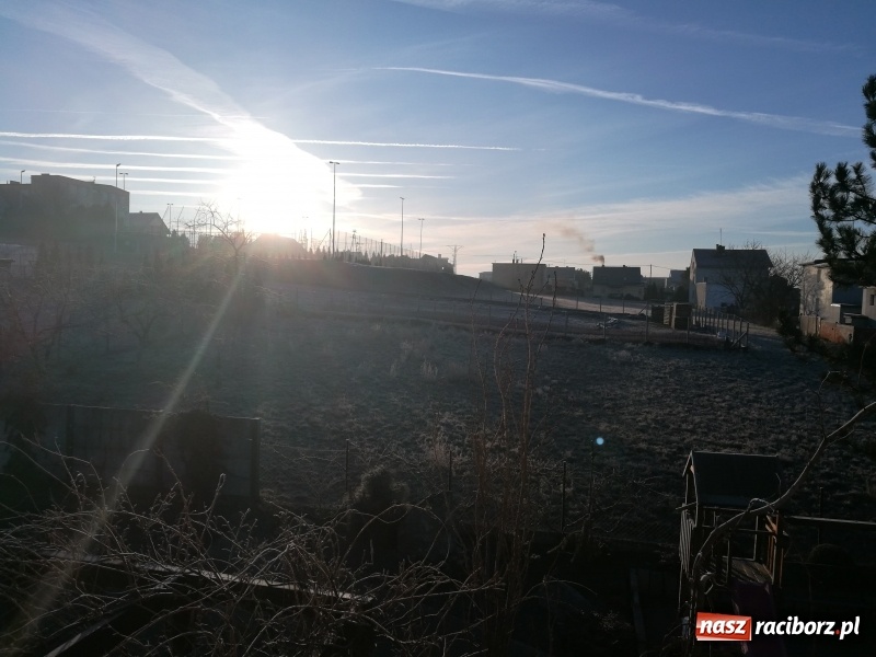 Zdjęcie w galerii na portalu naszraciborz.pl: Nasze Czytelniczki udokumentowały niecodziennie poranne wydarzenia na niebie  wiadomości z regionu