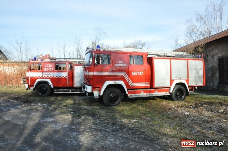 Zdjęcie w galerii na portalu naszraciborz.pl: Katastrofa budowlana w Rudniku. Runęła ściana frontowa pałacu. Strażacy przeszukują ruiny  wiadomości z regionu