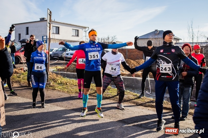 Zdjęcie w galerii na portalu naszraciborz.pl: VII Eko-Okna Cross po Ziemi Pietrowickiej. Na trasie prawie 300 biegaczy wiadomości z regionu