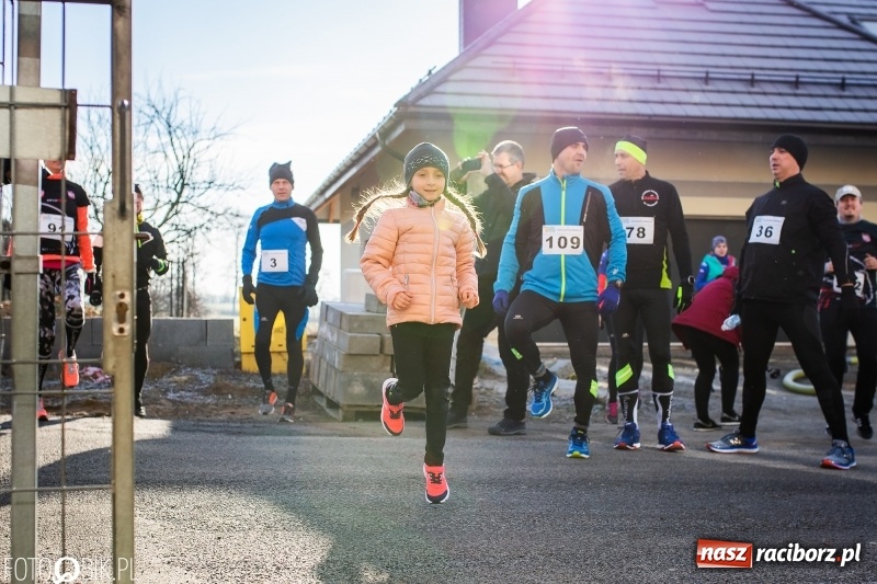 Zdjęcie w galerii na portalu naszraciborz.pl: VII Eko-Okna Cross po Ziemi Pietrowickiej. Na trasie prawie 300 biegaczy wiadomości z regionu