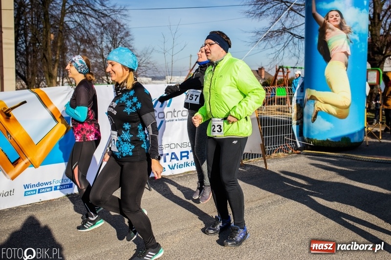 Zdjęcie w galerii na portalu naszraciborz.pl: VII Eko-Okna Cross po Ziemi Pietrowickiej. Na trasie prawie 300 biegaczy wiadomości z regionu