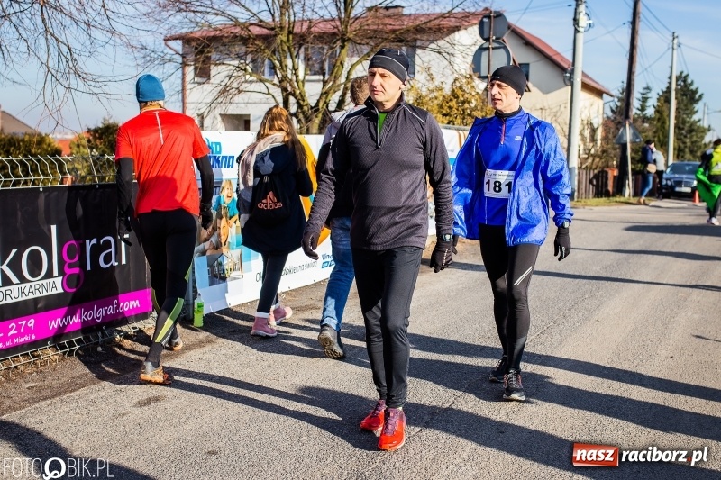 Zdjęcie w galerii na portalu naszraciborz.pl: VII Eko-Okna Cross po Ziemi Pietrowickiej. Na trasie prawie 300 biegaczy wiadomości z regionu