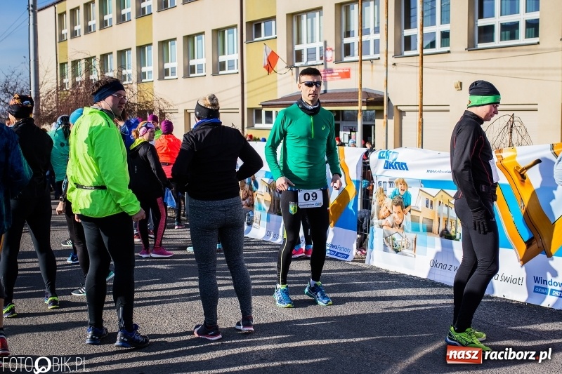 Zdjęcie w galerii na portalu naszraciborz.pl: VII Eko-Okna Cross po Ziemi Pietrowickiej. Na trasie prawie 300 biegaczy wiadomości z regionu