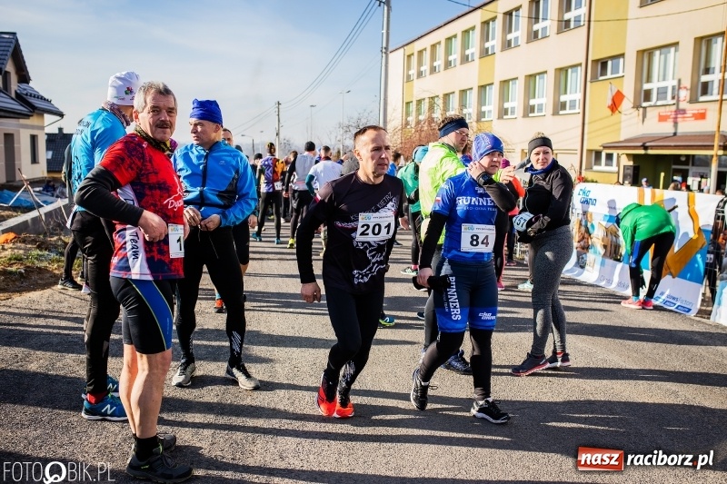 Zdjęcie w galerii na portalu naszraciborz.pl: VII Eko-Okna Cross po Ziemi Pietrowickiej. Na trasie prawie 300 biegaczy wiadomości z regionu