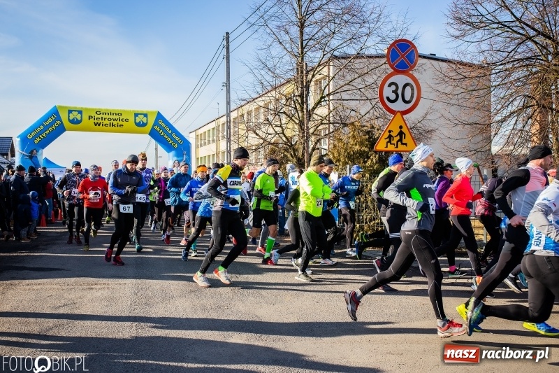 Zdjęcie w galerii na portalu naszraciborz.pl: VII Eko-Okna Cross po Ziemi Pietrowickiej. Na trasie prawie 300 biegaczy wiadomości z regionu