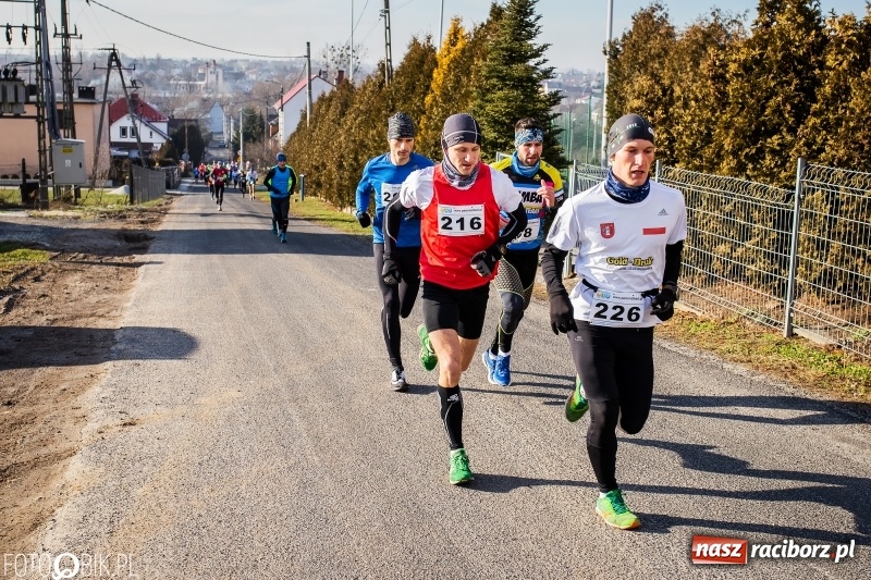 Zdjęcie w galerii na portalu naszraciborz.pl: VII Eko-Okna Cross po Ziemi Pietrowickiej. Na trasie prawie 300 biegaczy wiadomości z regionu