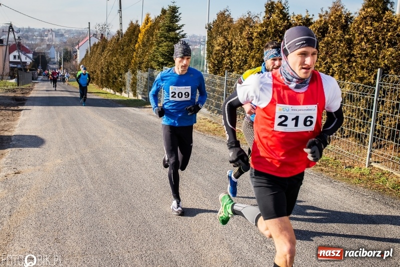 Zdjęcie w galerii na portalu naszraciborz.pl: VII Eko-Okna Cross po Ziemi Pietrowickiej. Na trasie prawie 300 biegaczy wiadomości z regionu