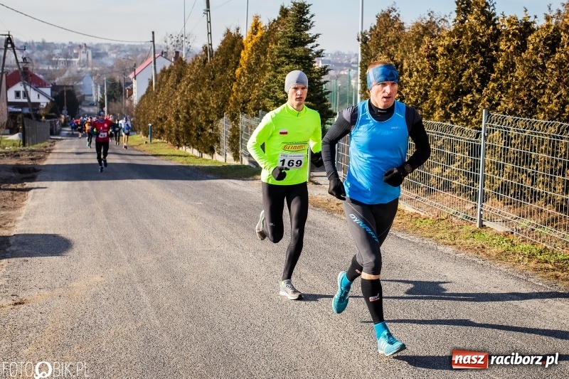 Zdjęcie w galerii na portalu naszraciborz.pl: VII Eko-Okna Cross po Ziemi Pietrowickiej. Na trasie prawie 300 biegaczy wiadomości z regionu