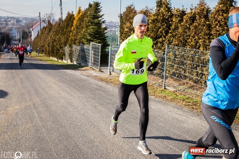 Zdjęcie w galerii na portalu naszraciborz.pl: VII Eko-Okna Cross po Ziemi Pietrowickiej. Na trasie prawie 300 biegaczy wiadomości z regionu