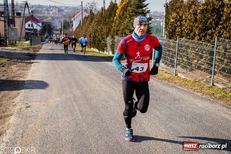 Zdjęcie w galerii na portalu naszraciborz.pl: VII Eko-Okna Cross po Ziemi Pietrowickiej. Na trasie prawie 300 biegaczy wiadomości z regionu