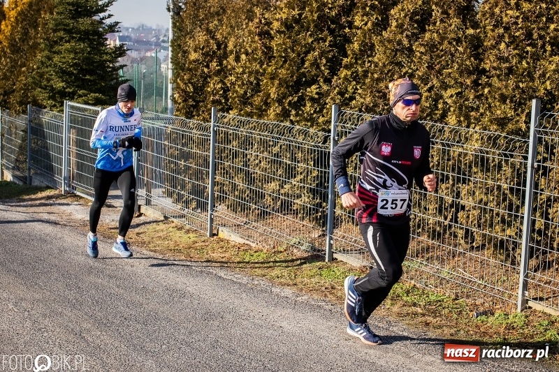 Zdjęcie w galerii na portalu naszraciborz.pl: VII Eko-Okna Cross po Ziemi Pietrowickiej. Na trasie prawie 300 biegaczy wiadomości z regionu