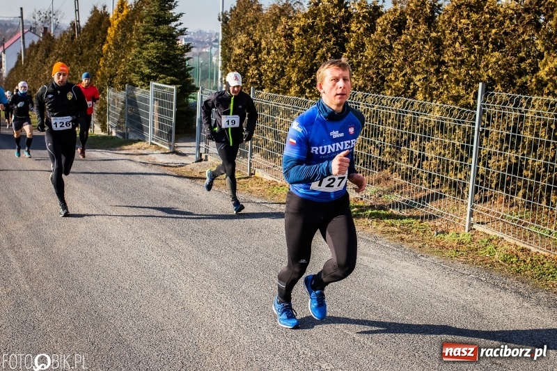 Zdjęcie w galerii na portalu naszraciborz.pl: VII Eko-Okna Cross po Ziemi Pietrowickiej. Na trasie prawie 300 biegaczy wiadomości z regionu