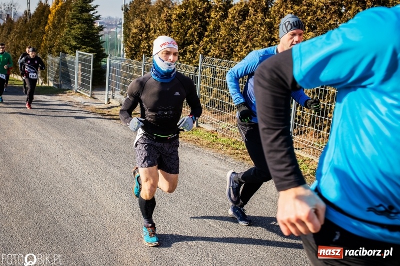 Zdjęcie w galerii na portalu naszraciborz.pl: VII Eko-Okna Cross po Ziemi Pietrowickiej. Na trasie prawie 300 biegaczy wiadomości z regionu