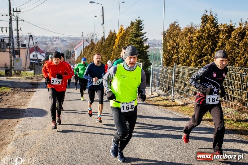 Zdjęcie w galerii na portalu naszraciborz.pl: VII Eko-Okna Cross po Ziemi Pietrowickiej. Na trasie prawie 300 biegaczy wiadomości z regionu
