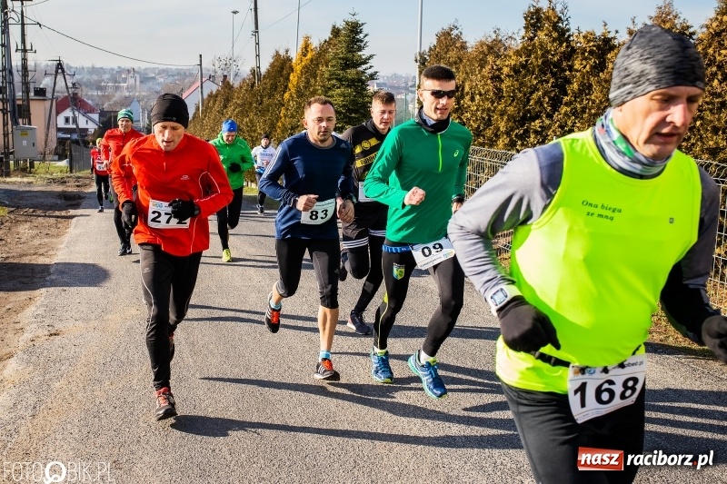 Zdjęcie w galerii na portalu naszraciborz.pl: VII Eko-Okna Cross po Ziemi Pietrowickiej. Na trasie prawie 300 biegaczy wiadomości z regionu