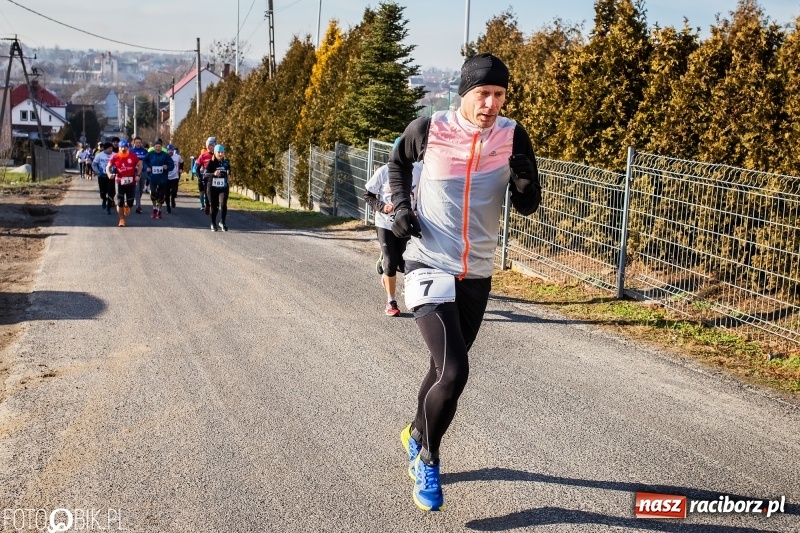 Zdjęcie w galerii na portalu naszraciborz.pl: VII Eko-Okna Cross po Ziemi Pietrowickiej. Na trasie prawie 300 biegaczy wiadomości z regionu