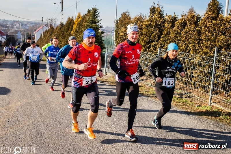 Zdjęcie w galerii na portalu naszraciborz.pl: VII Eko-Okna Cross po Ziemi Pietrowickiej. Na trasie prawie 300 biegaczy wiadomości z regionu