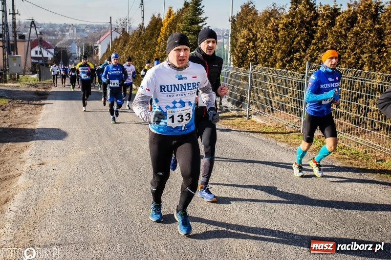 Zdjęcie w galerii na portalu naszraciborz.pl: VII Eko-Okna Cross po Ziemi Pietrowickiej. Na trasie prawie 300 biegaczy wiadomości z regionu